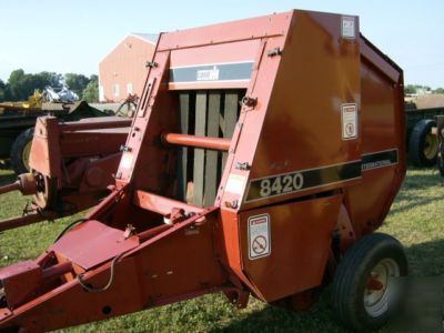 Case international 8420 round hay baler