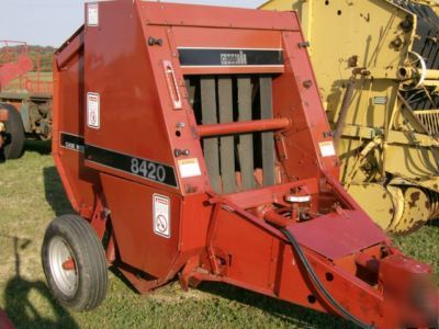 Case international 8420 round hay baler