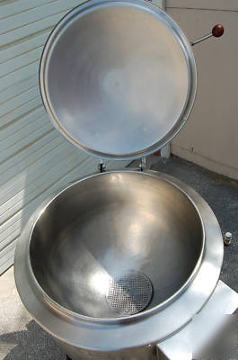 Groen 30 gallon jacketed steam kettle - natural gas 