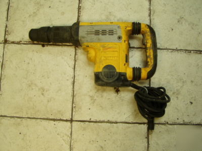 Dewalt 25701 rotary hammer drill, corded, used
