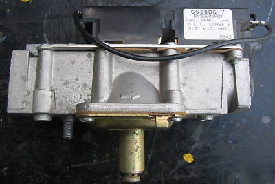 Nos johnson controls G53DBG-7CLP gas valve