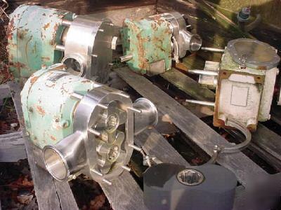 Lot of 4 stainless steel displacement pumps tri clover