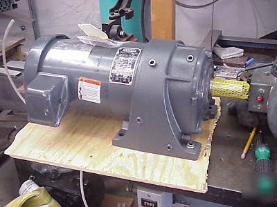 Browning parallel shaft gearmotor 3 phase GRAINGER4Z887