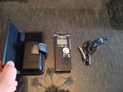 Olympus ws-320M digital voice recorder + case and mic