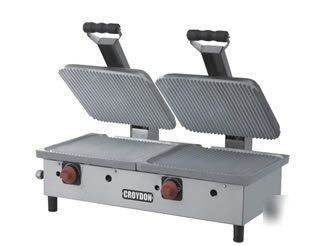 New x-large gas double ribbed commercial sandwich grill 