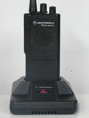 Motorola uhf GP300 ht handheld with charger