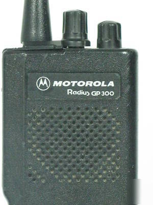 Motorola uhf GP300 ht handheld with charger