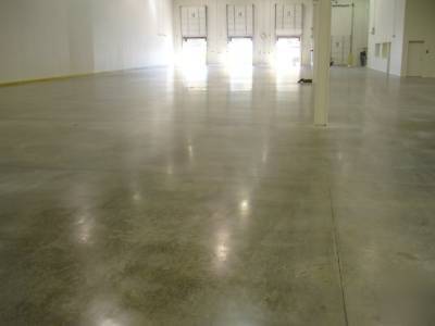 Diamondbrush polishes concrete- floor scrubber / buffer