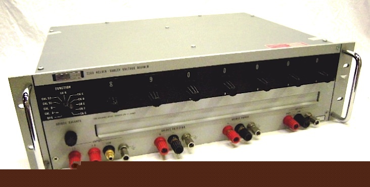Fluke 720A kelvin-varley voltage divider calibrator