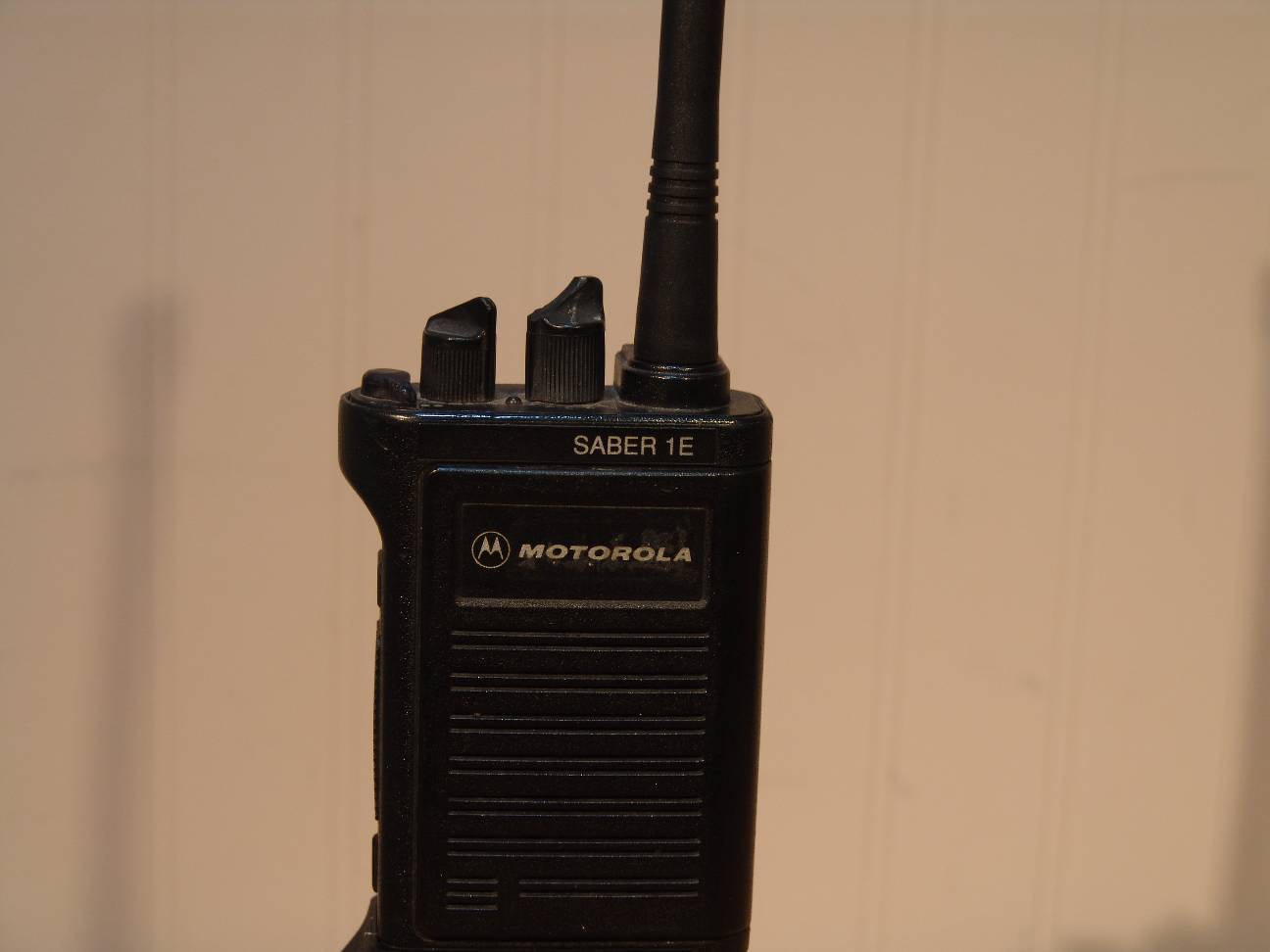 Motorola saber 1E two way uhf portable hand held radio