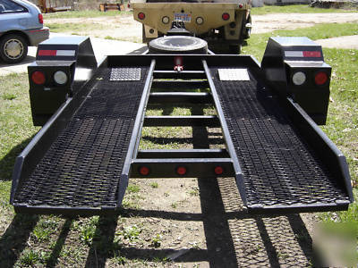 Beekeeper's forklift trailer