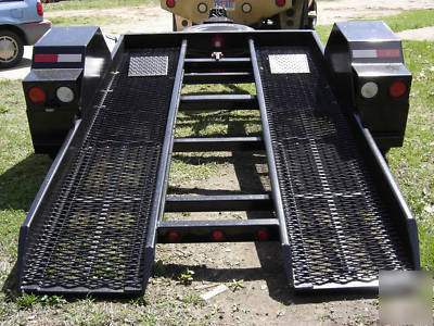 Beekeeper's forklift trailer