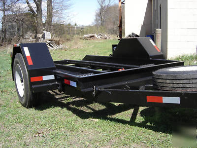 Beekeeper's forklift trailer