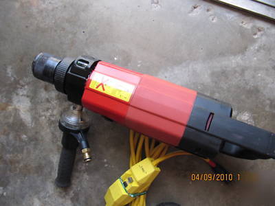 Hilti dd 130 cord drill & rijs wet & dry system nice