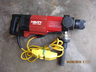 Hilti dd 130 cord drill & rijs wet & dry system nice