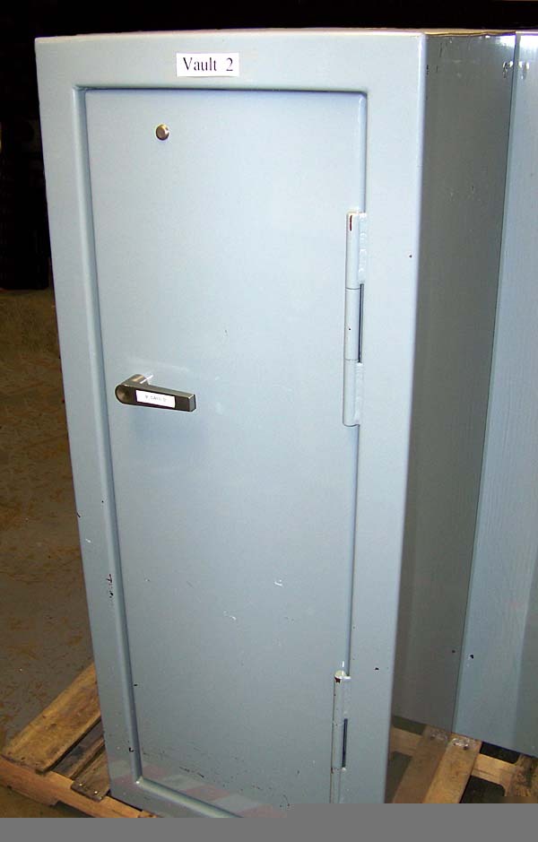 Lockable storage safe / vault w/electromagnetic lock