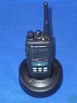 HT1250 motorola ht 1250 (128 channels) 403-470MHZ low $