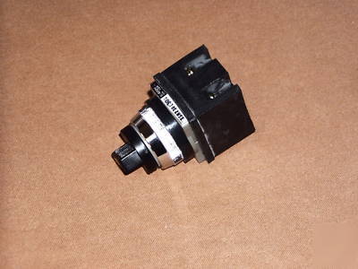 Maruyasu XSN23011B selector switch 2 position howa 