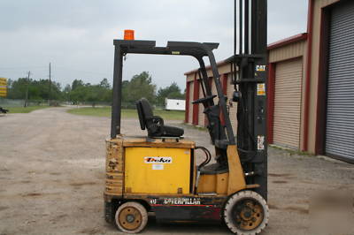 Caterpillar 4000LB forklift, forktruck, lift, loader