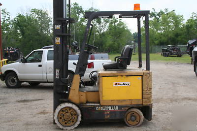 Caterpillar 4000LB forklift, forktruck, lift, loader