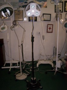 Sunnex tri-star surgical lamp
