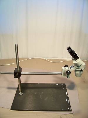 Edmund scientific no. 879115 microscope w/ extras