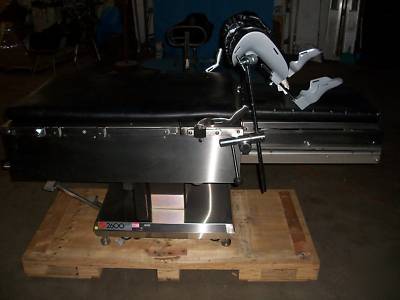 Shampaine 2600 ahp surgical table