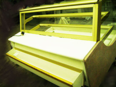 Structural concepts refrigerated bakery case