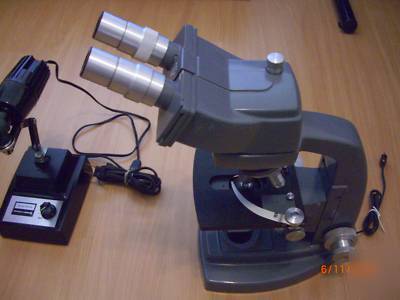 Bausch&lomb (b&l) microscope with light b&l illuminator