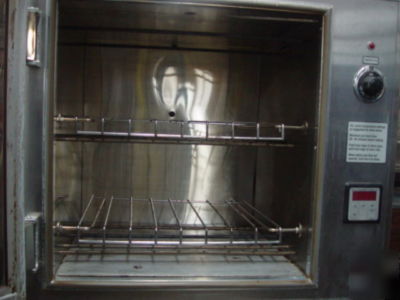 Deluxe convect-a-ray oven 1/2 k