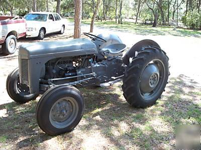 1951 harry ferguson tractor model TO20 restored