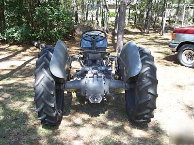 1951 harry ferguson tractor model TO20 restored