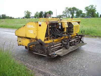 1999 gehl 1438 asphalt paver (nice machine)