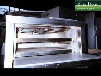 1 pizza oven bakers pride P44S, elec, only 5 yrs.old 