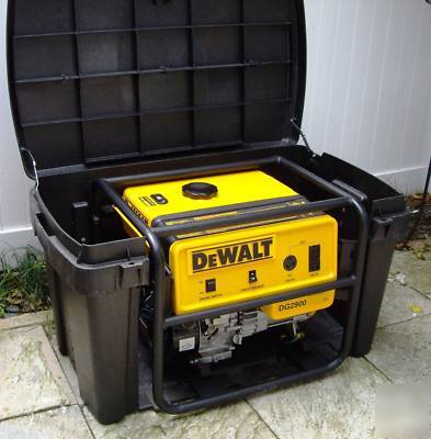 Dewalt heavy-duty 2900 watt gas generator honda engine