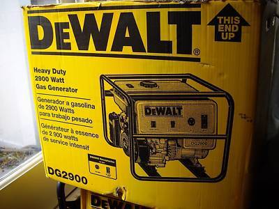 Dewalt heavy-duty 2900 watt gas generator honda engine