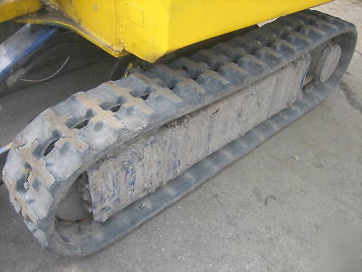 Komatsu mini excavator rubber track 10' dig , 6500LB