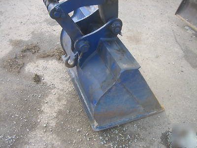 Komatsu mini excavator rubber track 10' dig , 6500LB