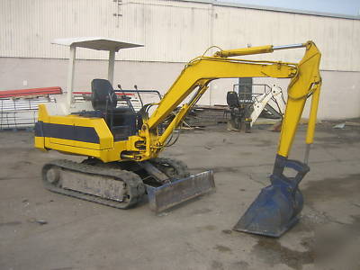 Komatsu mini excavator rubber track 10' dig , 6500LB