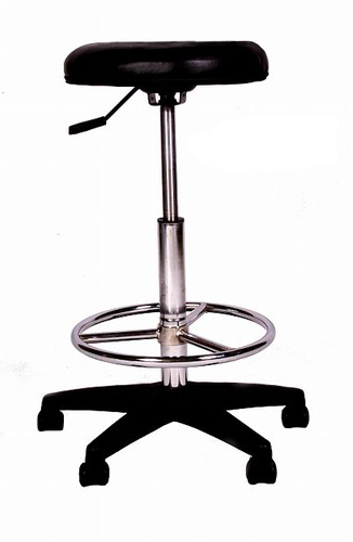 Pneumatic posing stool with foot rest 