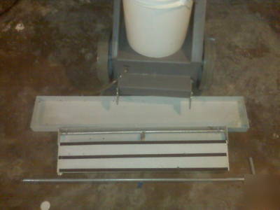 Floor machine ultra trak floor finish applicator