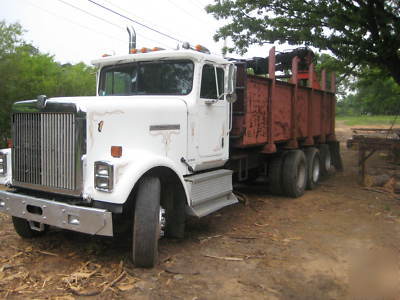 Prentice f-90 log loader on 1985 international 9300