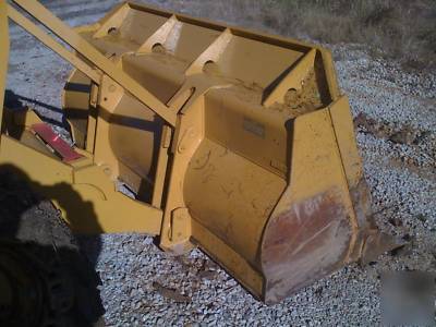 Caterpillar tractor 939C track loader cat 2006 low time