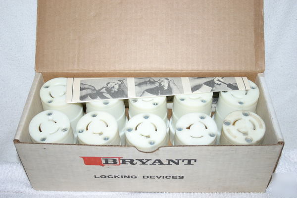 New 1 box of 10 bryant 7314 twist lock nylon connector