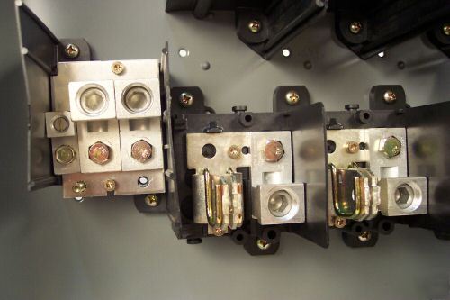 New square d 200 a safety disconnect switch fused H324N 