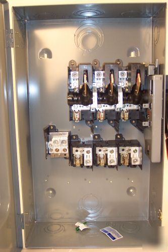 New square d 200 a safety disconnect switch fused H324N 