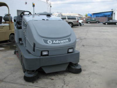 Advance captor 4800P floor rider sweeper