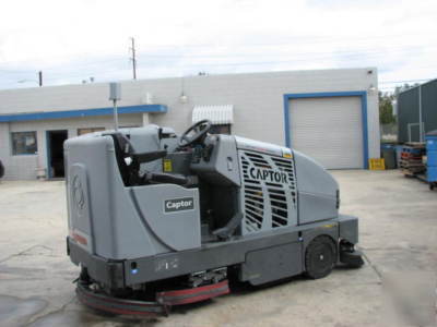 Advance captor 4800P floor rider sweeper