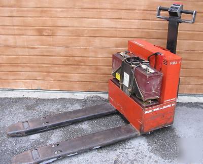 Prime mover electric pallet jack works, needs batteries