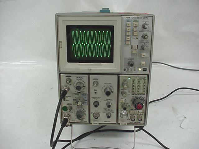 Tektronix model 7613 100 mhz storage oscilloscope
